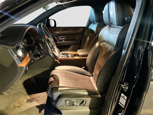 2020 Bentley Bentayga V8 photo 17