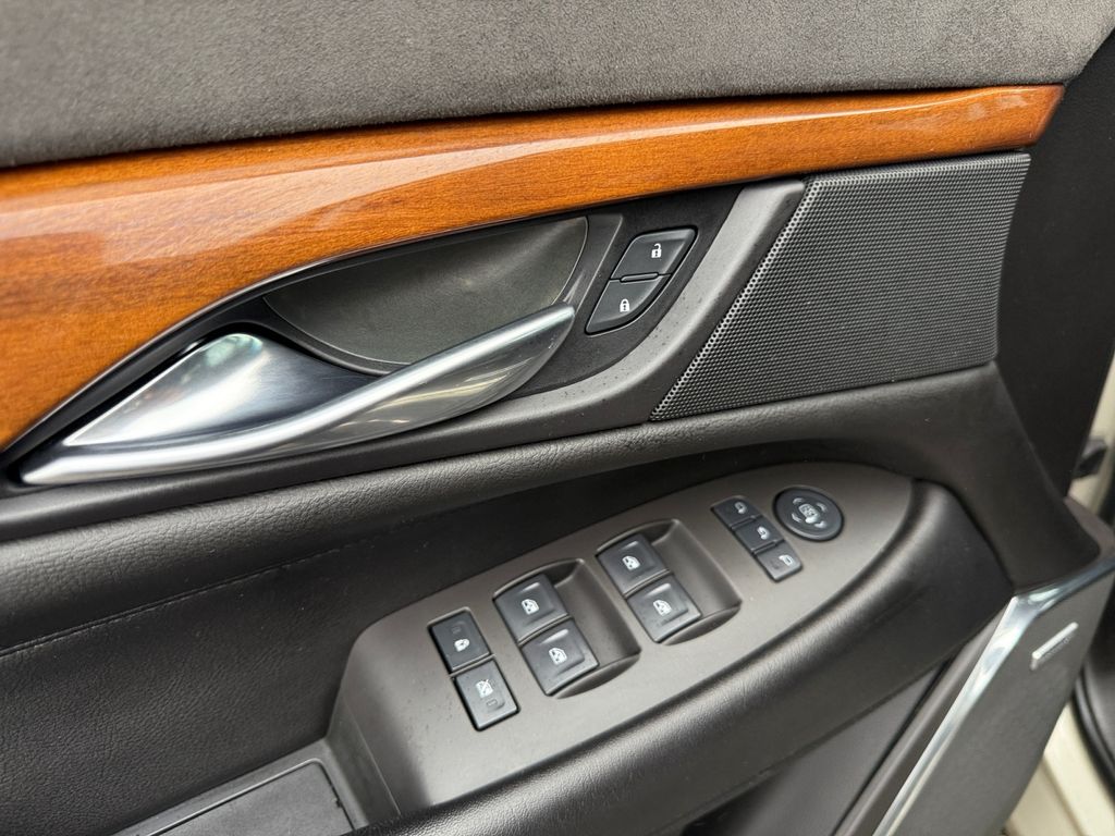 2017 Cadillac Escalade Premium Luxury photo 11