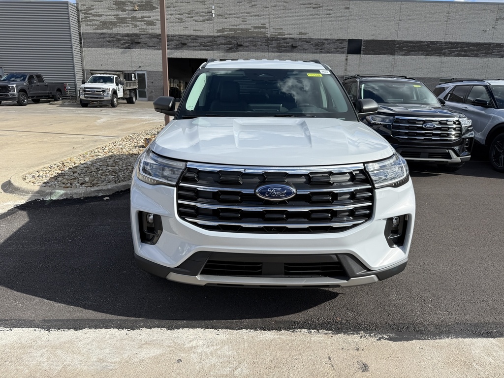 2026 Ford Explorer photo 2