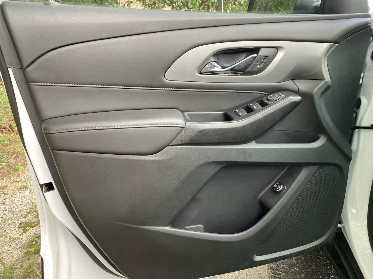 2023 Chevrolet Traverse Cloth photo 15