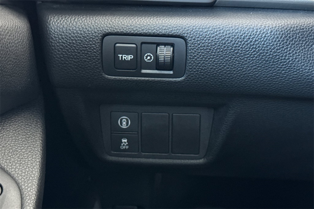 2018 Honda Accord LX photo 30
