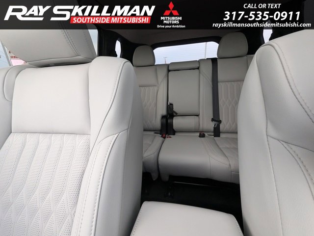 2025 Mitsubishi Outlander SEL photo 28