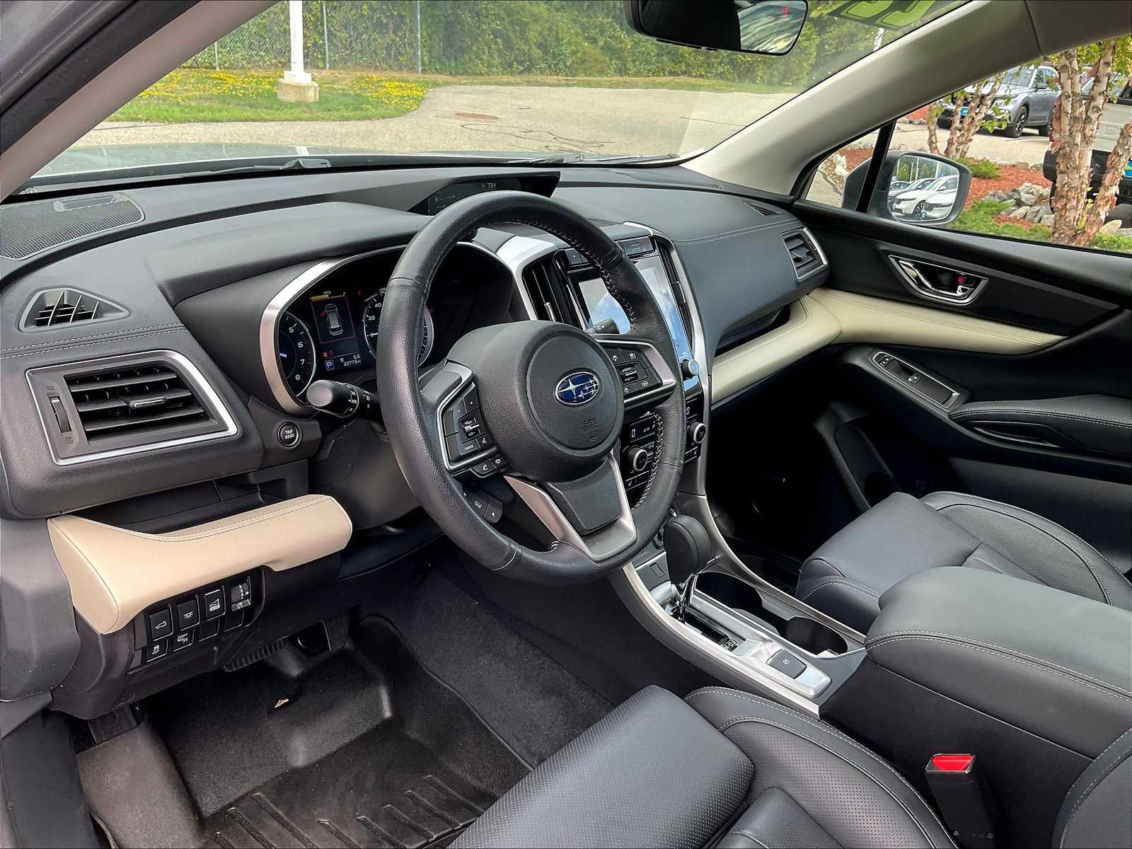 2022 Subaru Ascent Limited photo 7