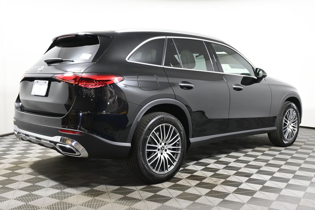 2025 Mercedes Benz GLC 300 4MATIC photo 4