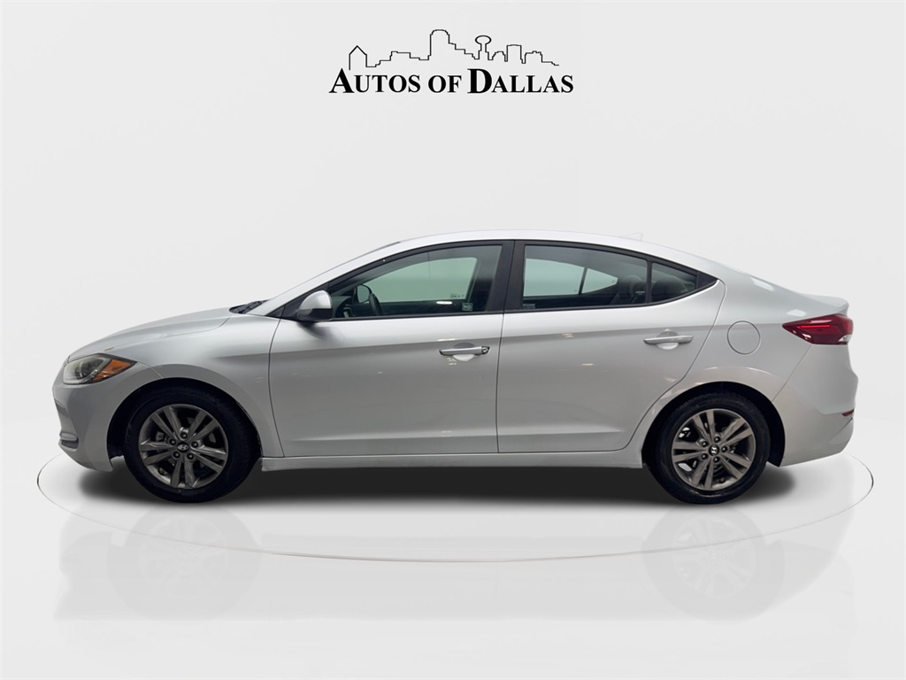 2018 Hyundai Elantra SEL photo 4