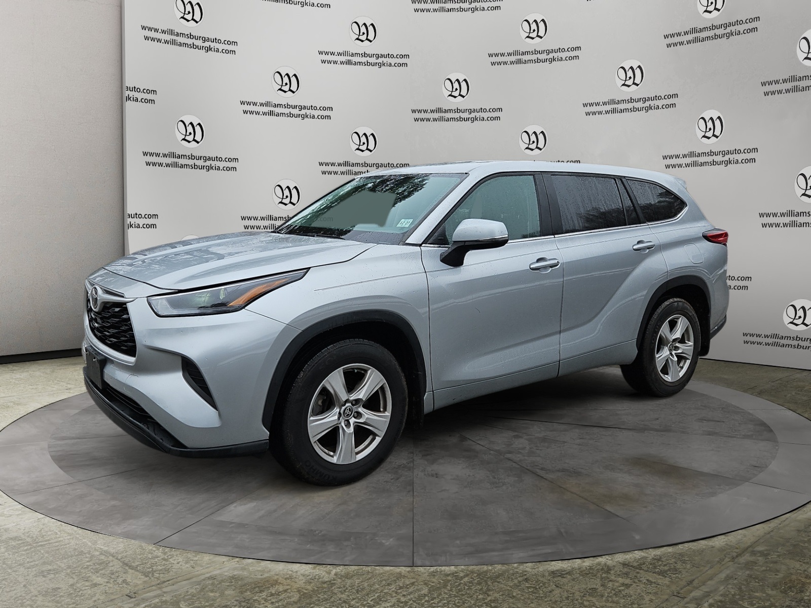 2023 Toyota Highlander L's photo