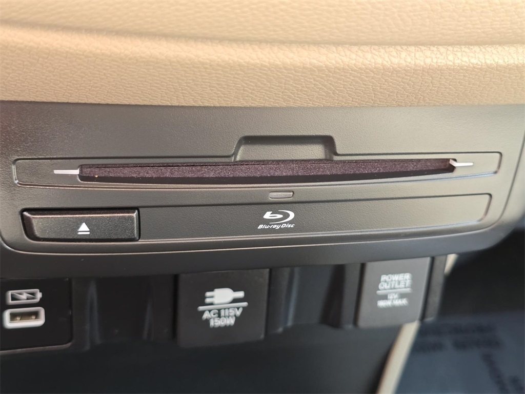 2024 Honda Odyssey Elite photo 6