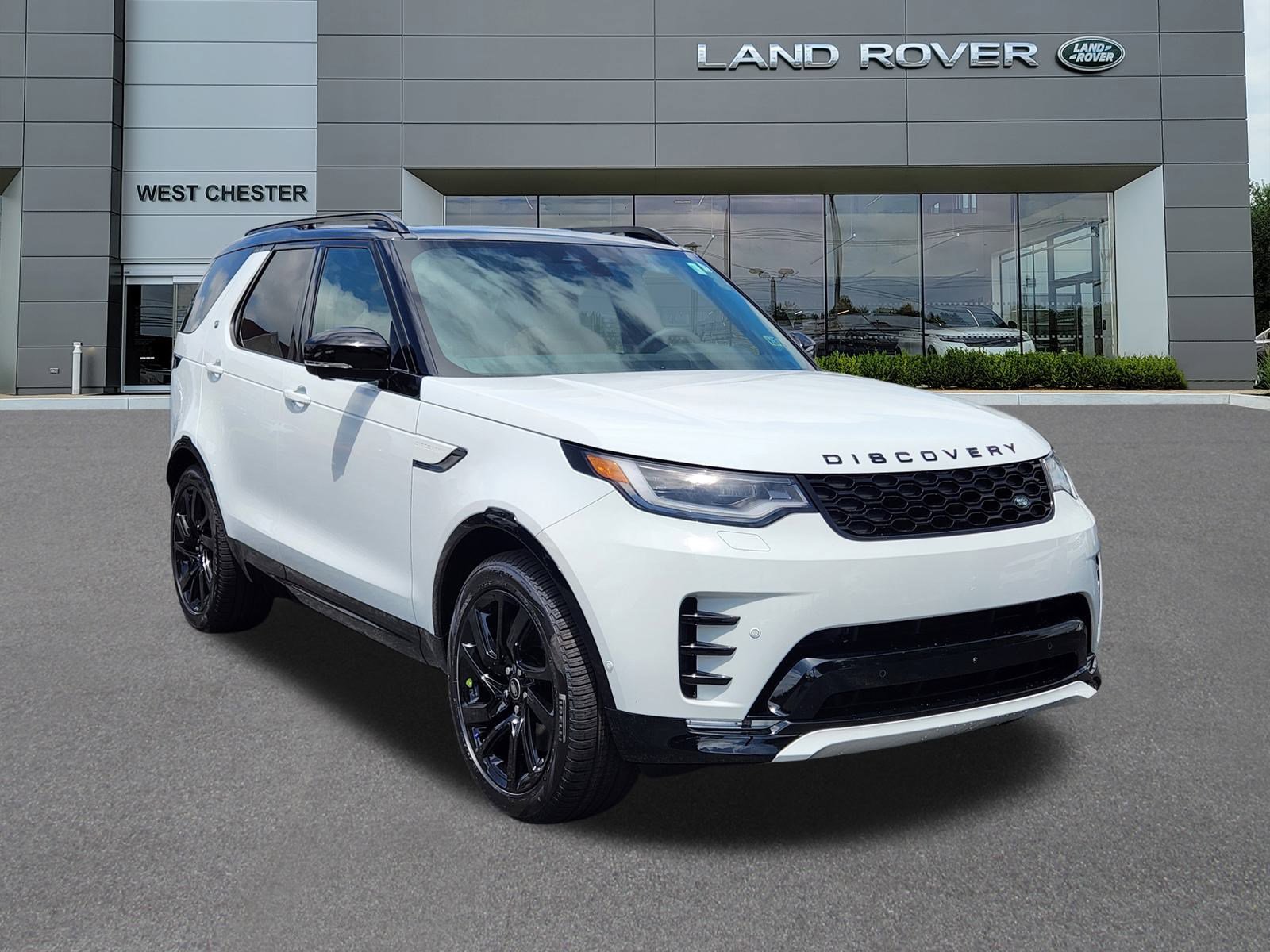 2025 Land Rover Discovery P360 Dynamic SE photo 2