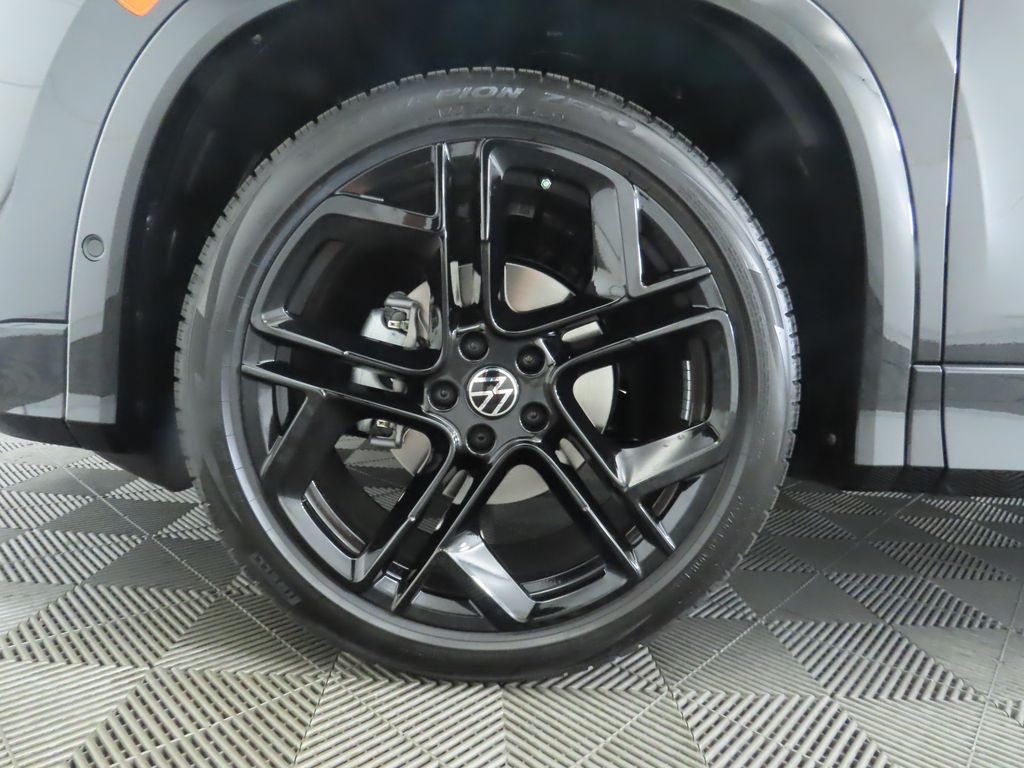 2025 Volkswagen Tiguan SE R-Line Black photo 30