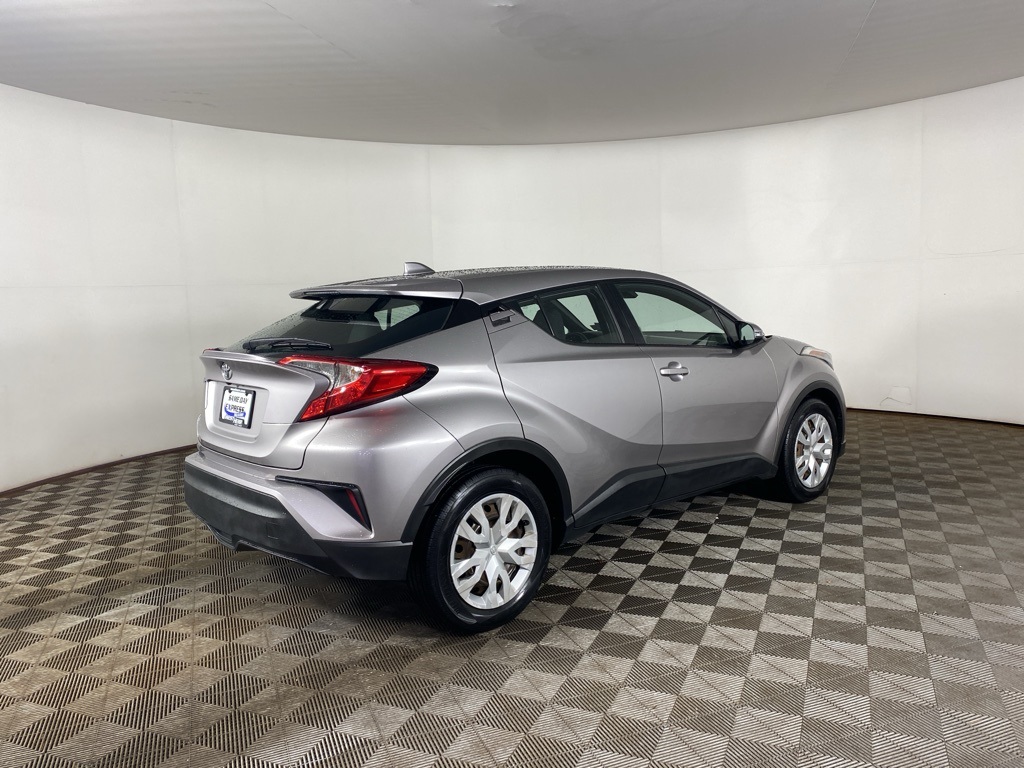 2019 Toyota C-HR LE photo 3