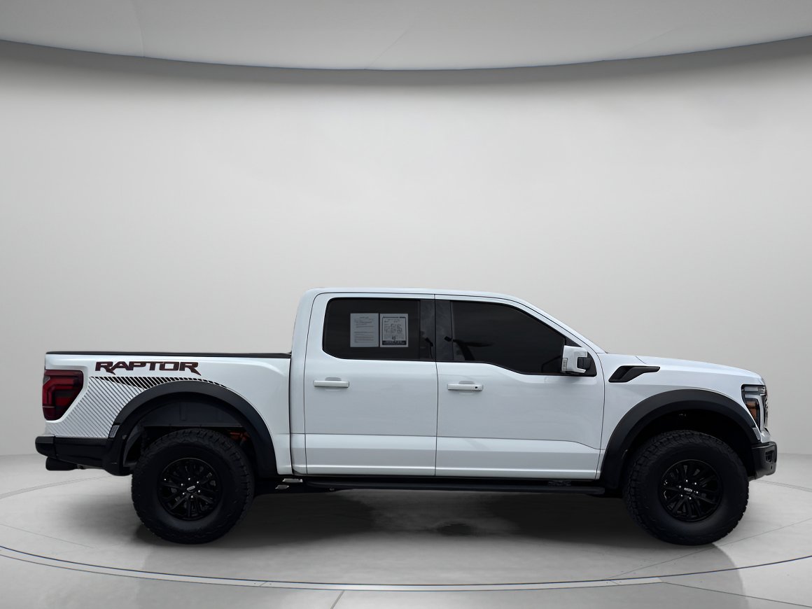 2024 Ford F-150 Raptor photo 2