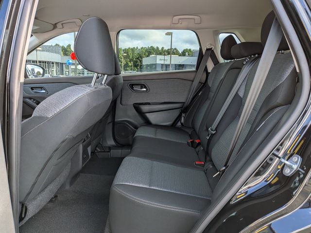 2022 Nissan Rogue SV photo 6
