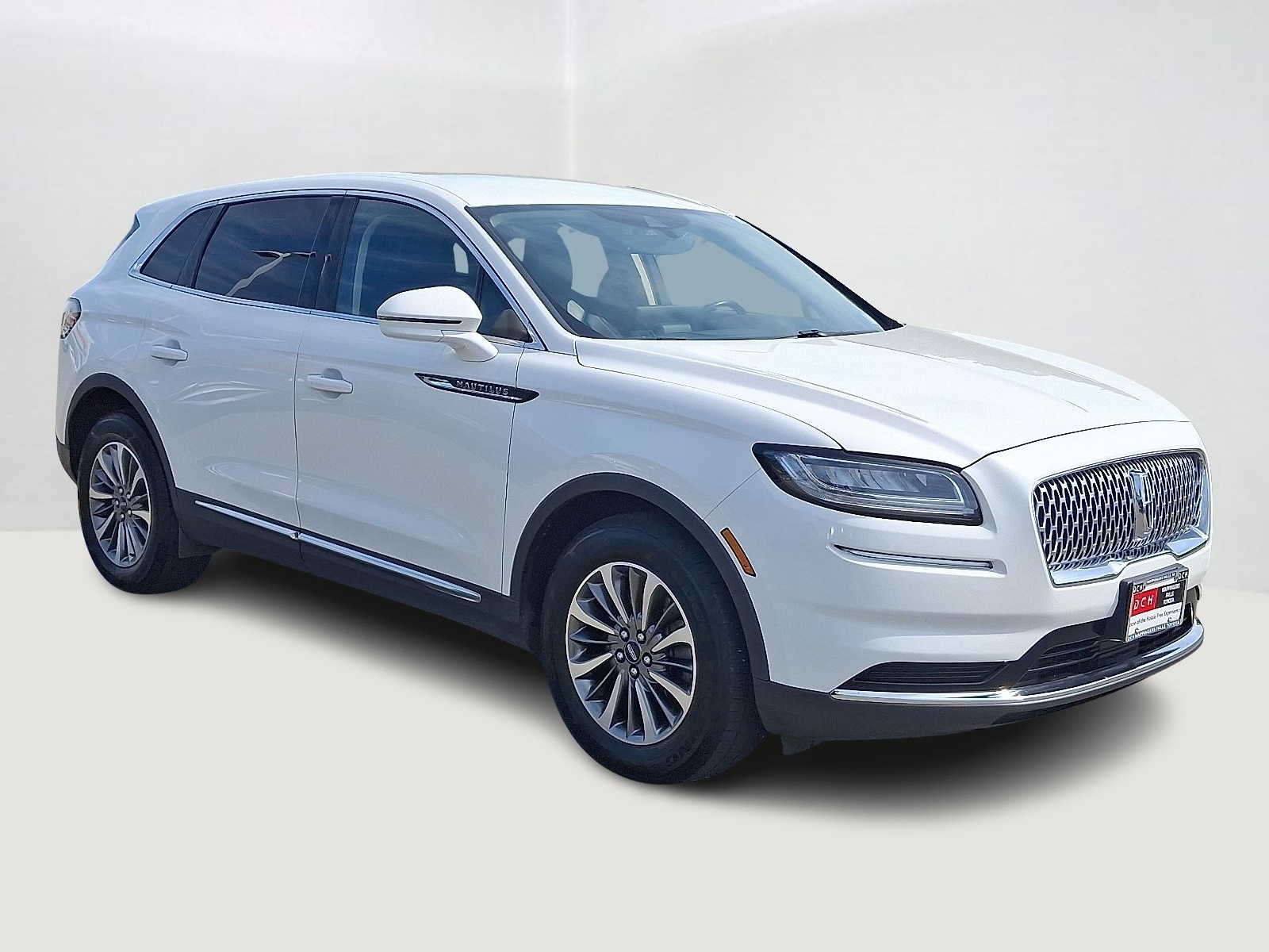 2021 Lincoln Nautilus Standard photo 3