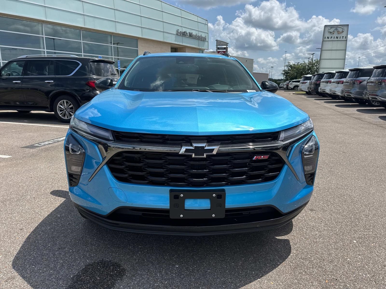2025 Chevrolet Trax photo 2