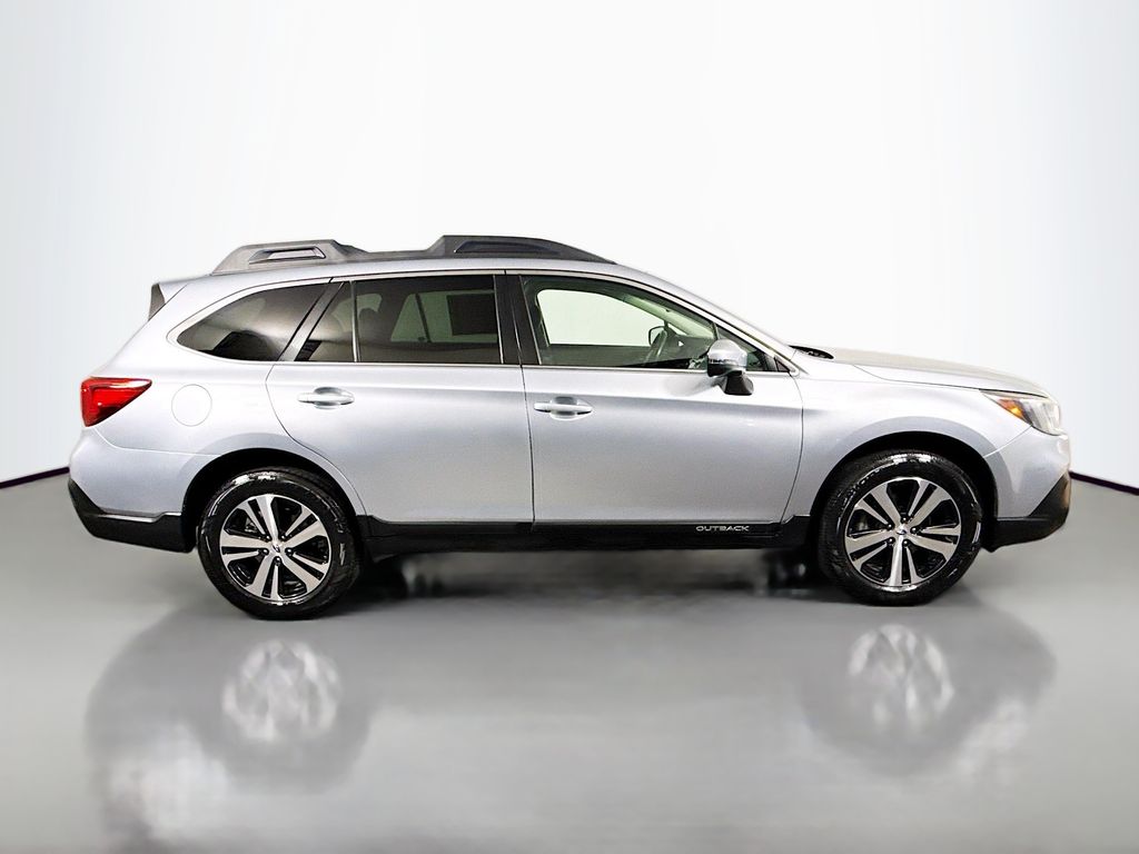2019 Subaru Outback Limited photo 8