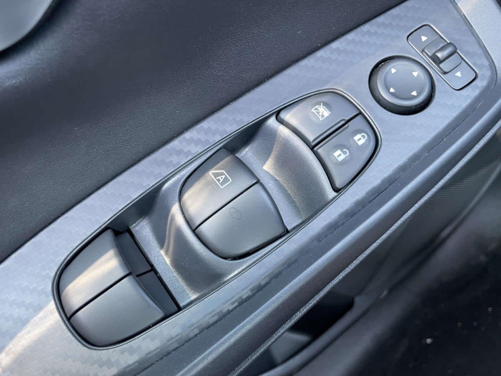 2025 Nissan Sentra SV photo 21