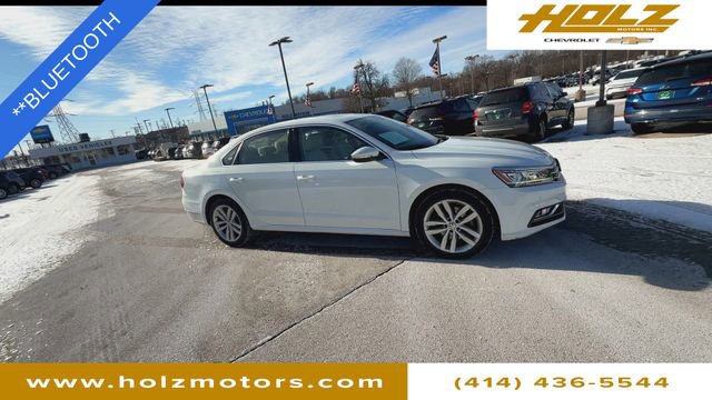 Used 2018 Volkswagen Passat SE with VIN 1VWBA7A36JC009158 for sale in Hales Corners, WI