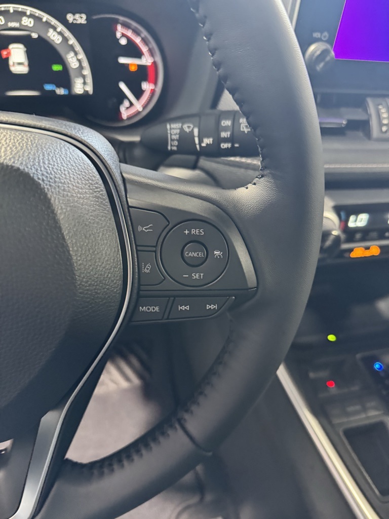 2025 Toyota RAV4 XLE Premium photo 36