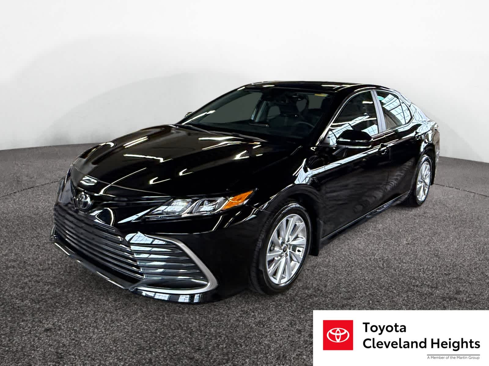 2023 Toyota Camry LE's photo