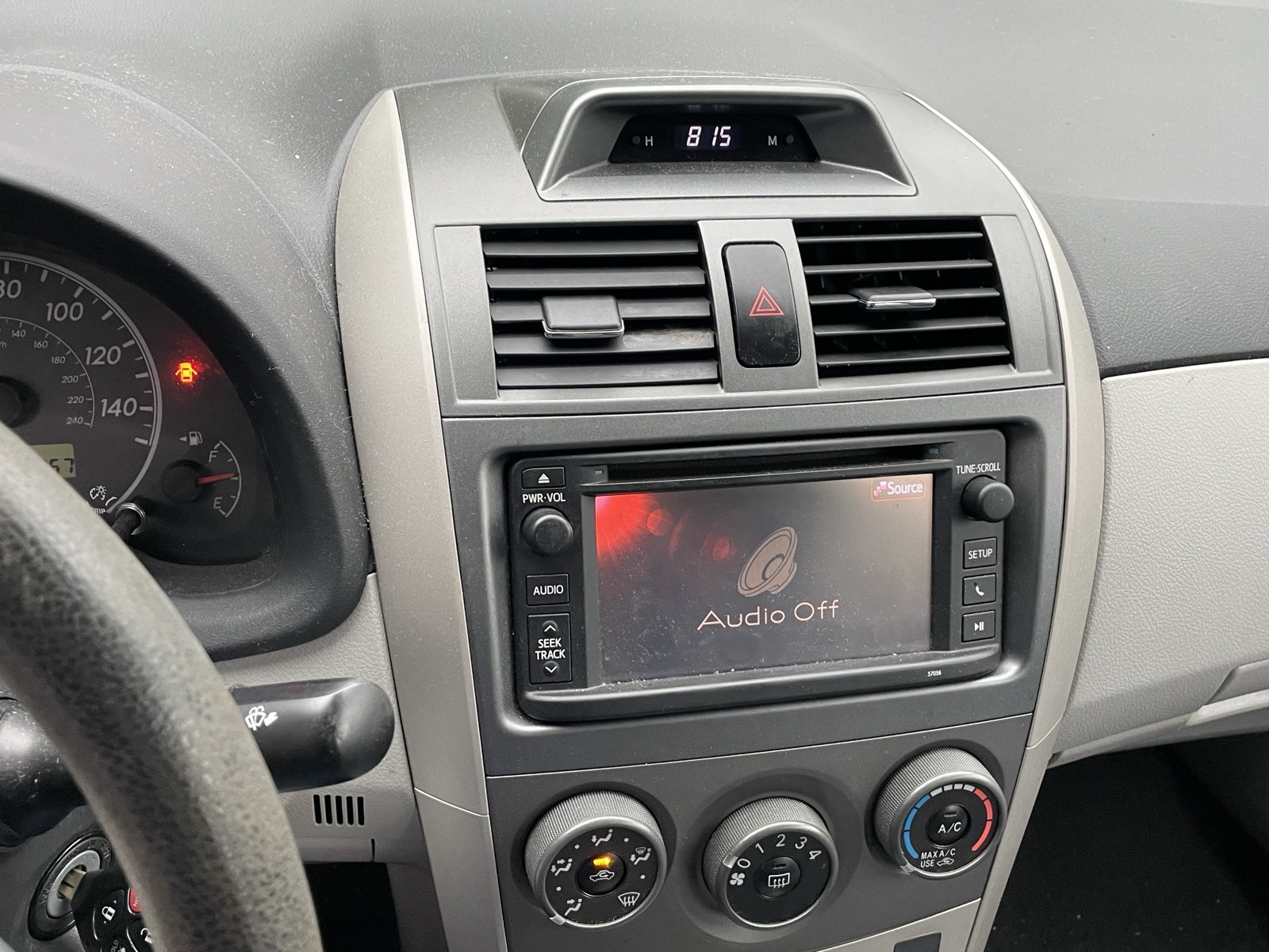 2013 Toyota Corolla LE photo 19