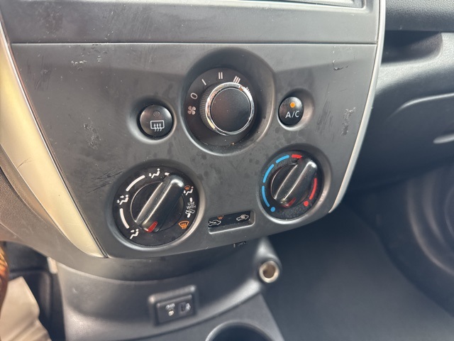 2019 Nissan Versa Note SV photo 19
