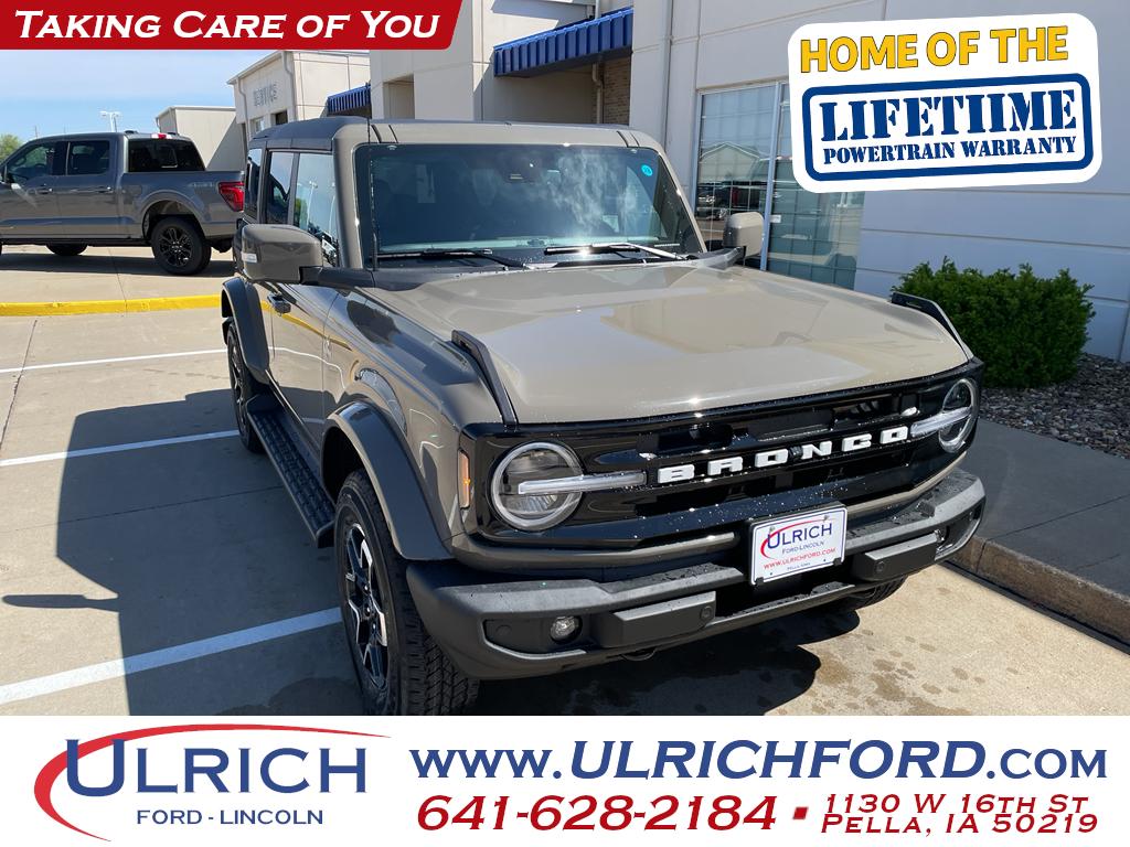 2025 Ford Bronco 4-Door Outer Banks's photo