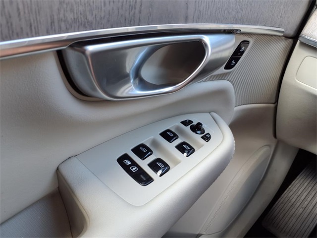 2024 Volvo XC90 Plus photo 26