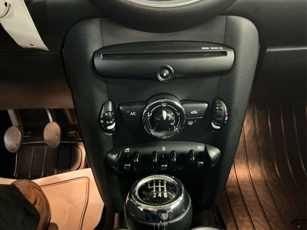 2013 Mini Clubman Base photo 18