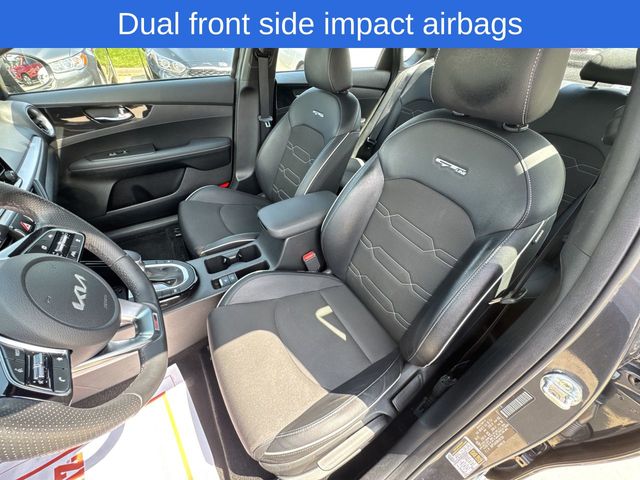 2022 Kia Forte GT-Line photo 10