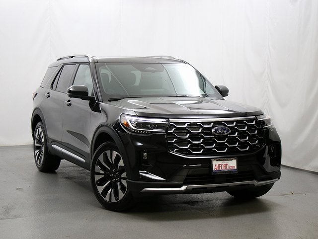 2026 Ford Explorer Platinum's photo
