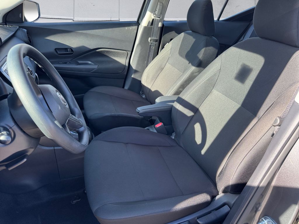 2025 Nissan Kicks Play S photo 8