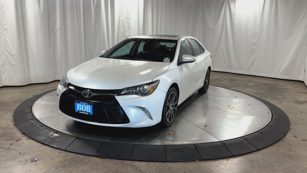 2016 Toyota Camry SE photo 4