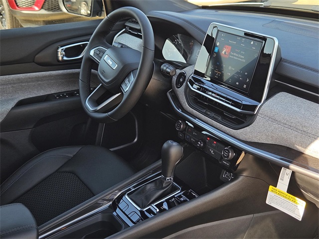 2025 Jeep Compass North Edition Latitude photo 8