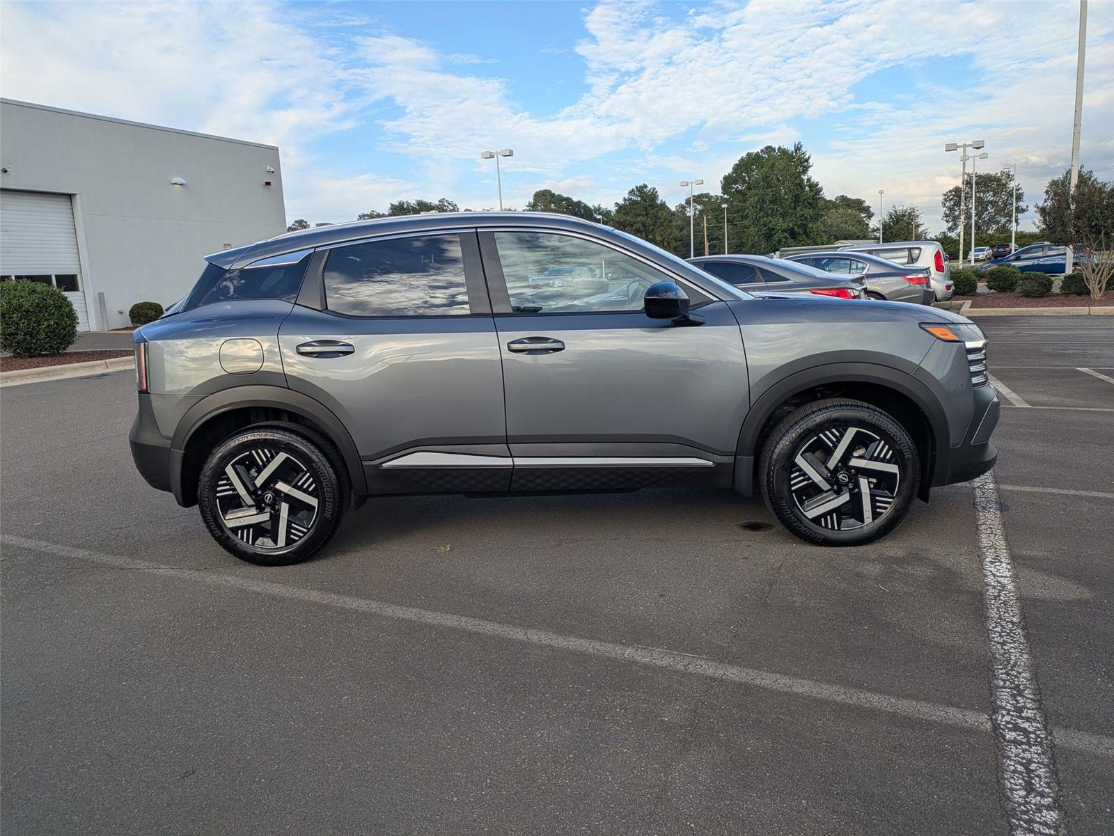 2026 Nissan Kicks SV photo 4
