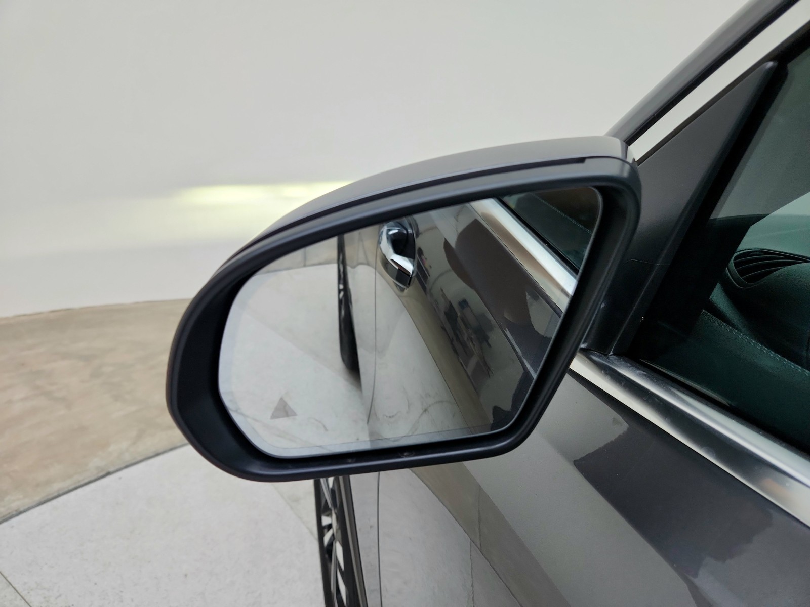2025 Mercedes Benz GLB 250 photo 24