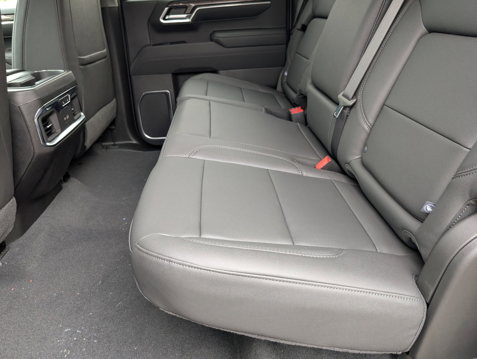2025 Chevrolet Silverado 1500 LTZ photo 7