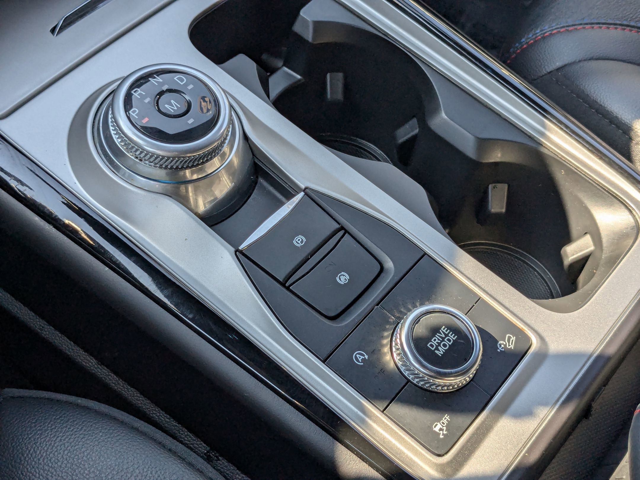 2024 Ford Explorer ST photo 26