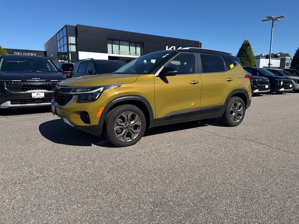 2024 Kia Seltos S photo 2