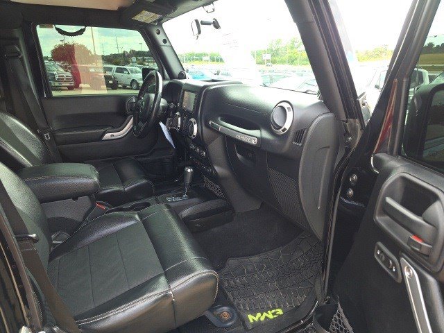 2012 Jeep Wrangler Unlimited Call of Duty: MW3 Edition photo 13