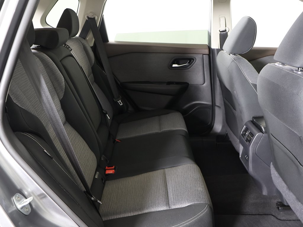 2022 Nissan Rogue SV photo 26