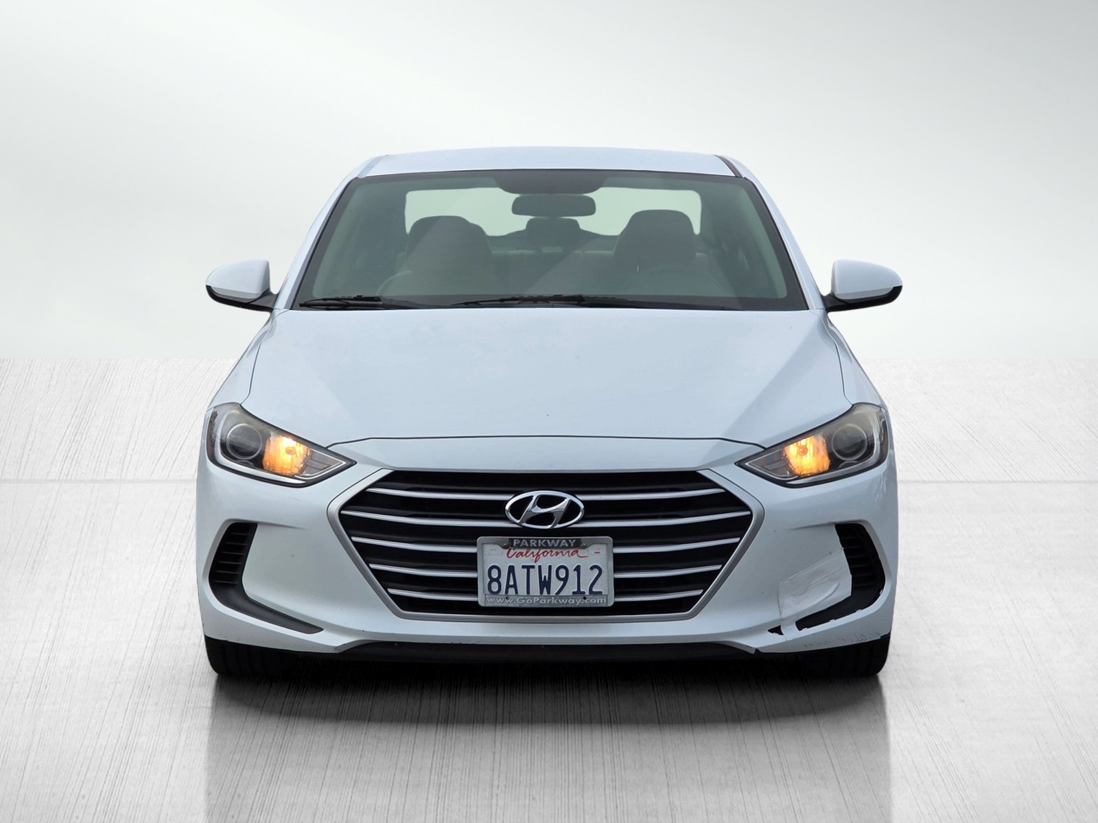 2018 Hyundai Elantra SEL photo 2