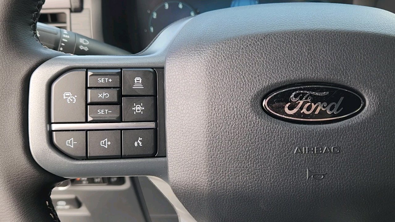 2025 Ford F-150 XLT photo 16