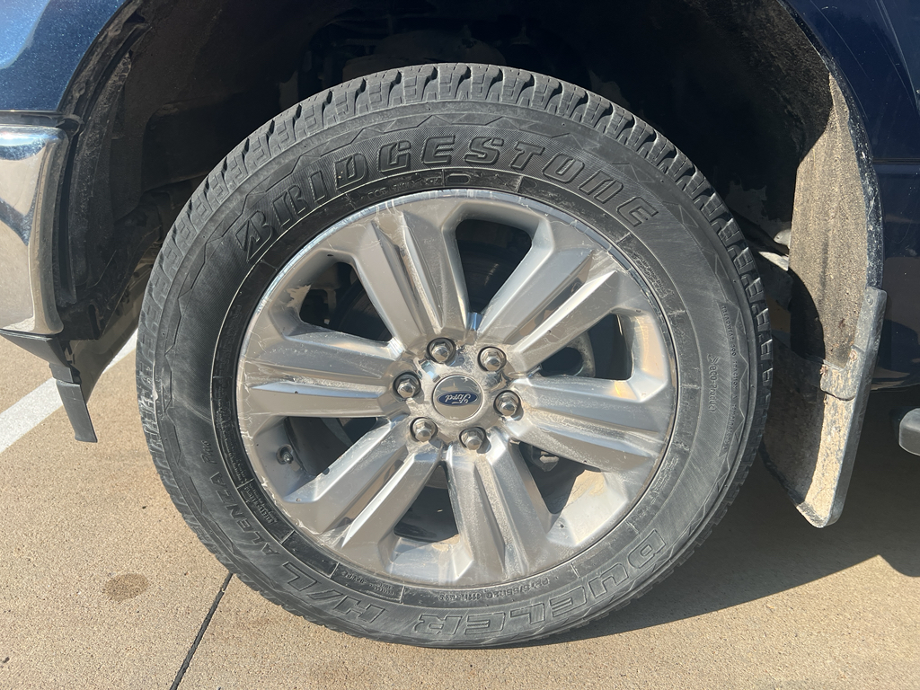 2019 Ford F-150 XLT photo 8