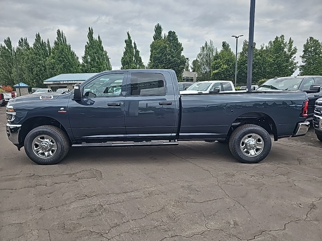 2025 Ram 2500 Tradesman photo 2
