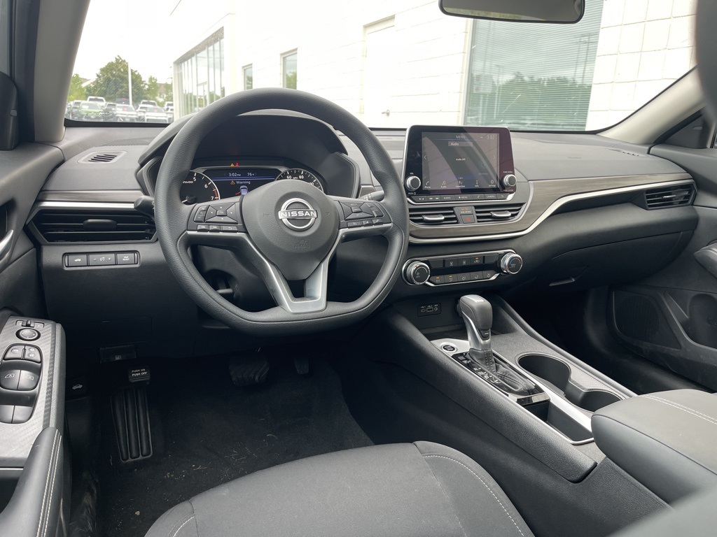2025 Nissan Altima 2.5 SV photo 14