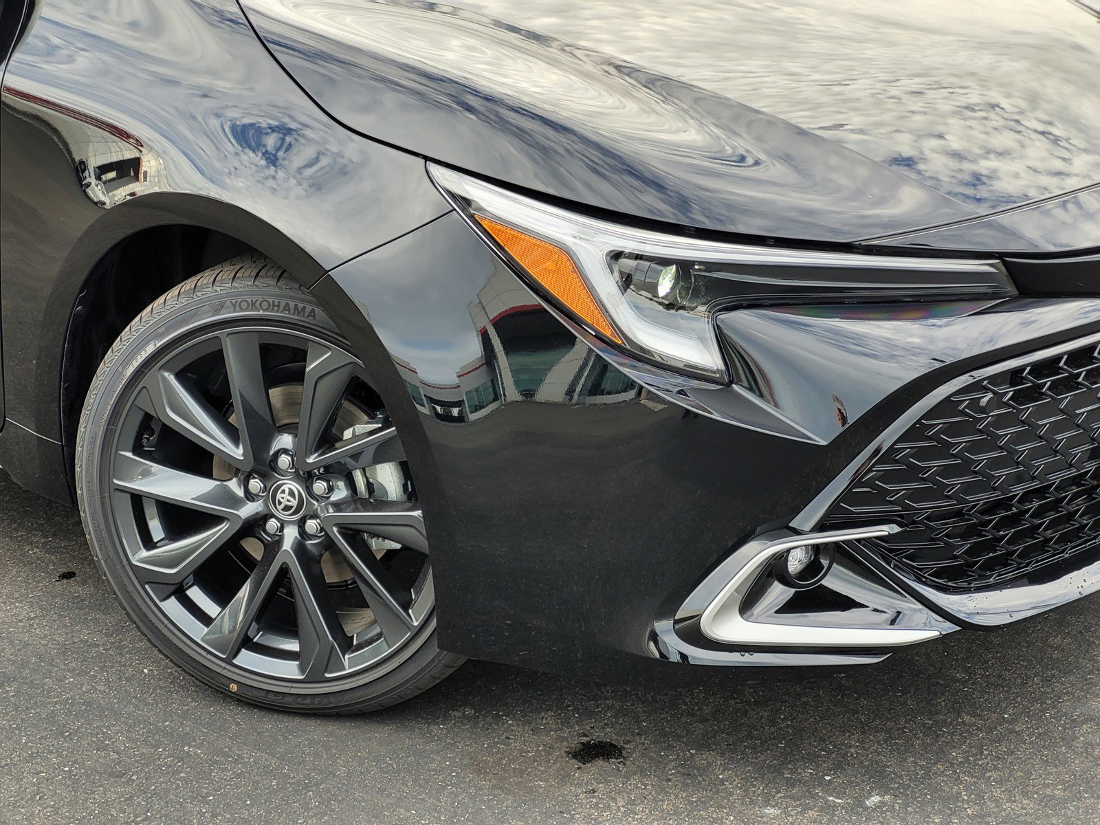 2025 Toyota Corolla XSE photo 2