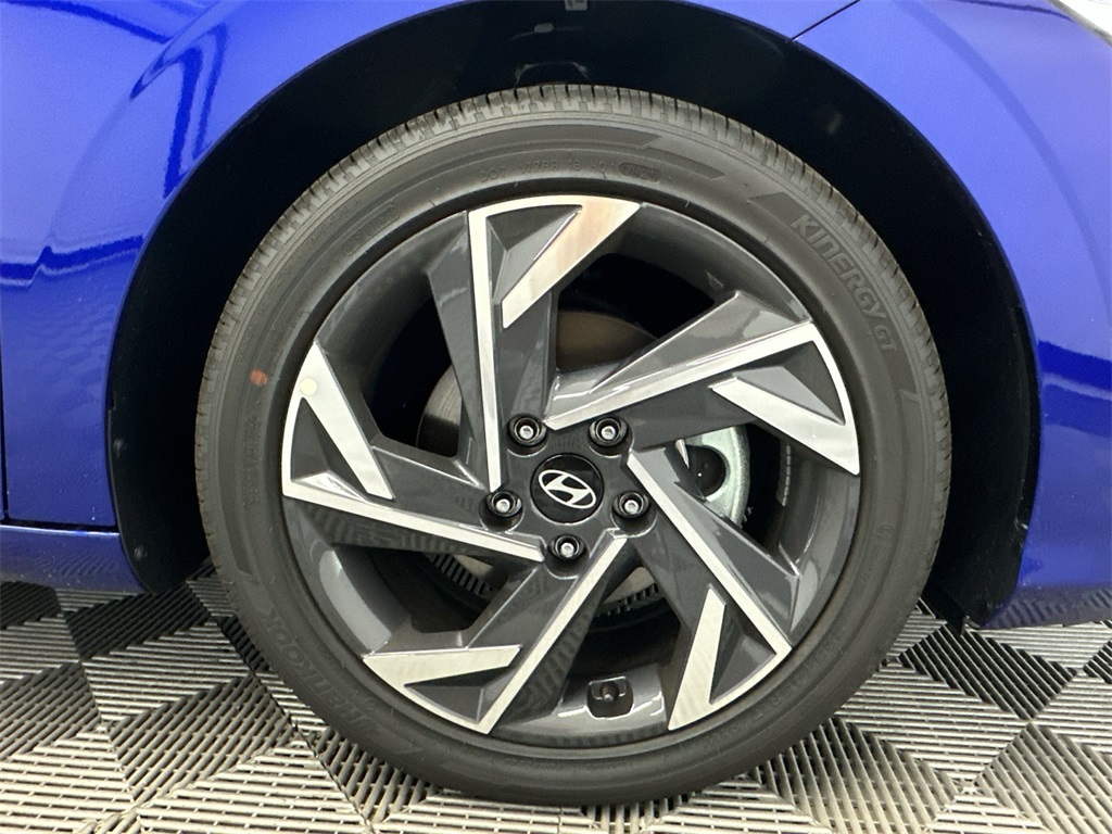2025 Hyundai Elantra SEL Convenience photo 14