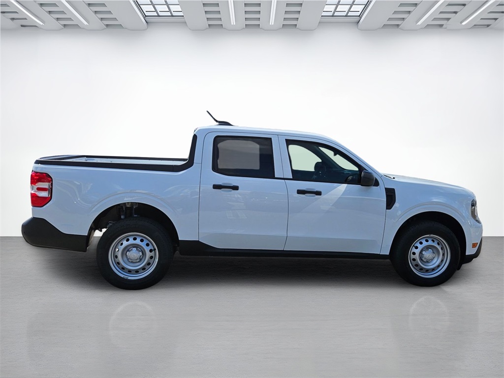 2025 Ford Maverick XL photo 4