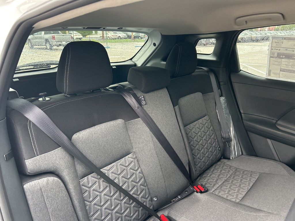 2025 Nissan Kicks SV photo 37