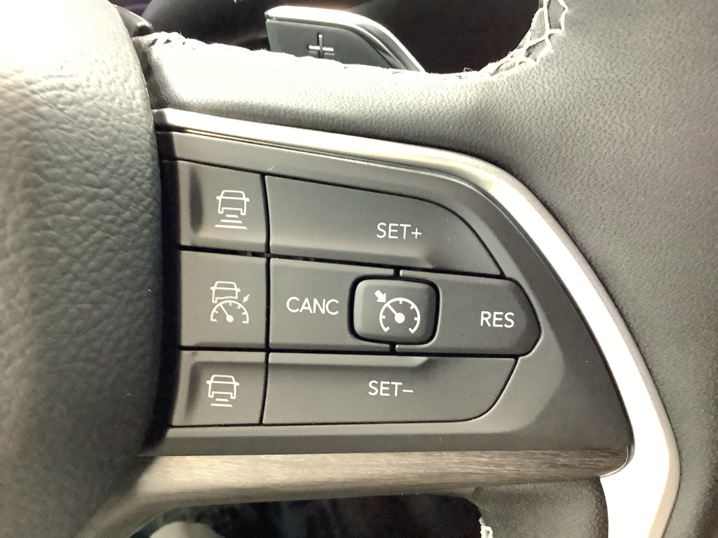 2025 Jeep Grand Cherokee Limited photo 15